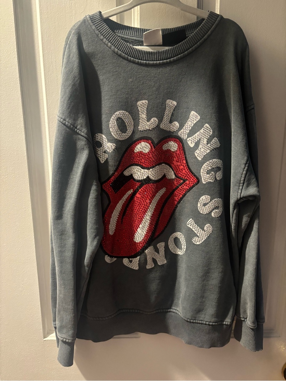 Zara Gray Sweatshirt with Red Tongue Graphic and White Accents size 8/9 yrs old